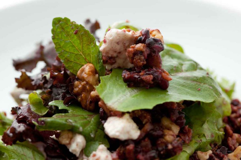 Mixed Greens with Blackberries, Bacon and Goats Cheese DJ Foodie